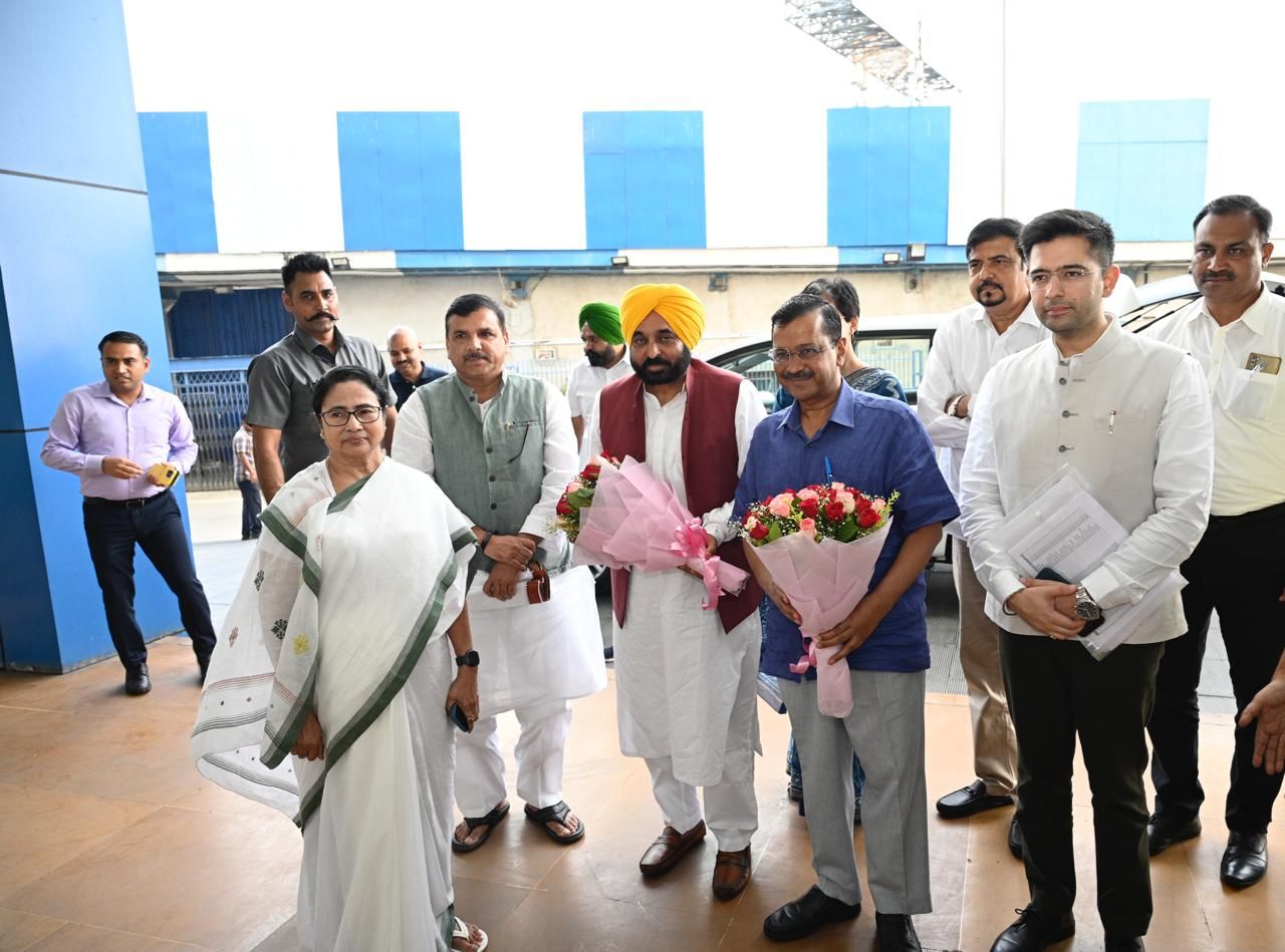 AAP national convenor and Delhi CM Arvind Kejriwal, Punjab CM Bhagwant Mann and other party leaders meet West Bengal CM Mamata Banerjee in Kolkata.